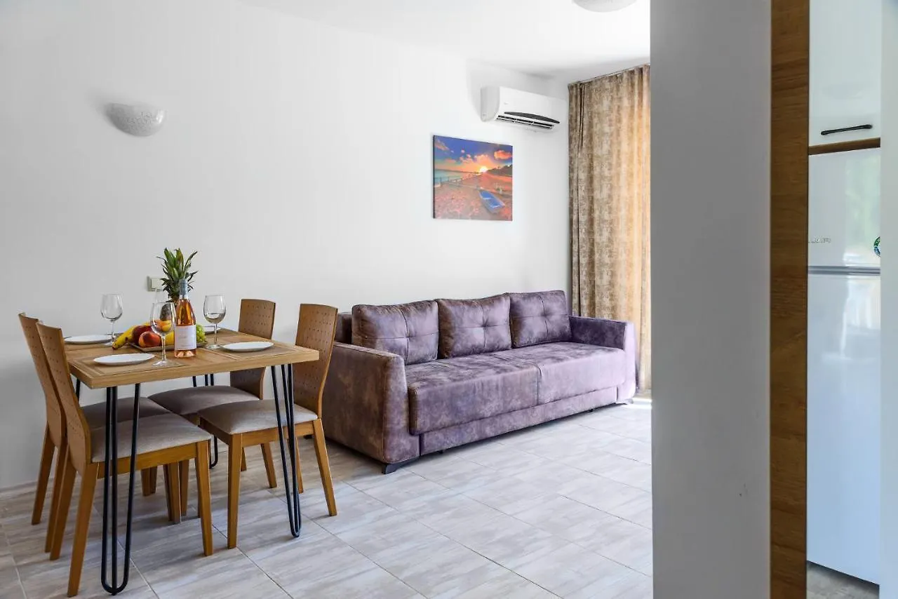 Lily Beach Resort Sozopol 3*,